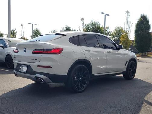 2023 BMW X4 xDrive30i