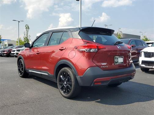 2019 Nissan Kicks SR