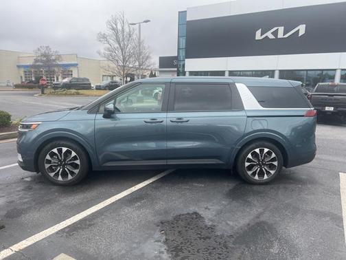 2024 Kia Carnival EX