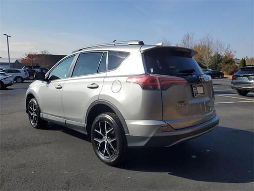 2018 Toyota RAV4 SE