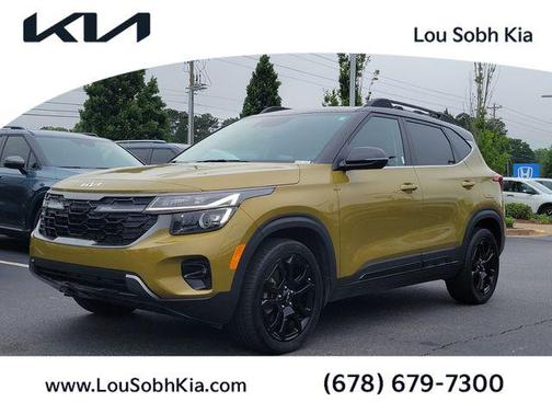 Valais Green/Black Roof 2024 Kia Seltos X-Line