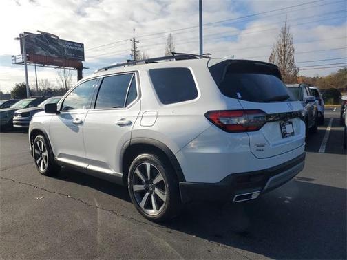 2023 Honda Pilot Touring 8-Passenger