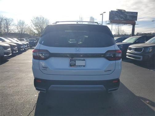 2023 Honda Pilot Touring 8-Passenger