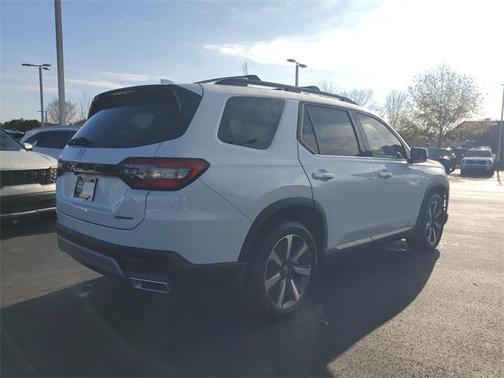 2023 Honda Pilot Touring 8-Passenger