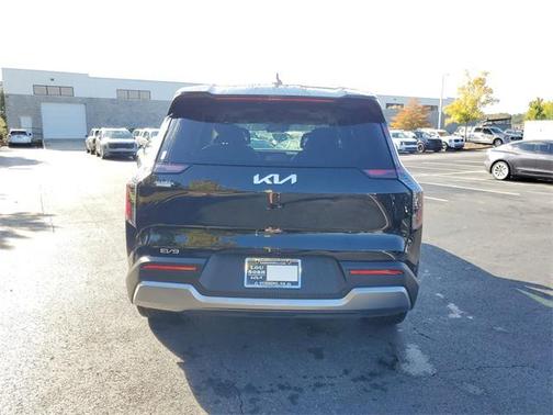 2026 Kia EV9 Light Long Range