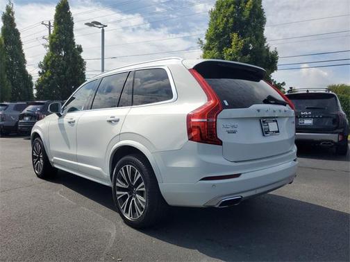 2020 Volvo XC90 T6 Momentum