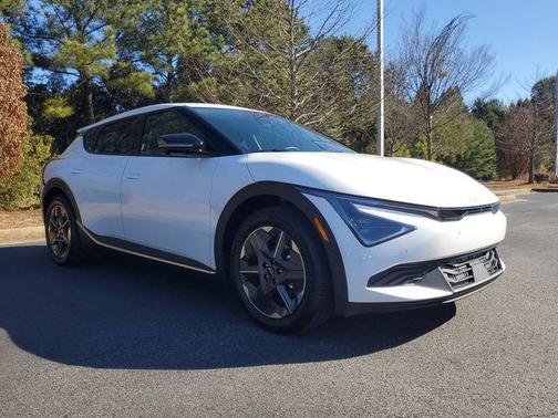 Glacier White Pearl 2025 Kia EV6 Light