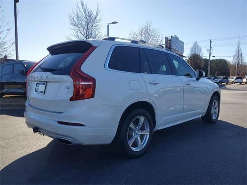 2017 Volvo XC90 T5 Momentum