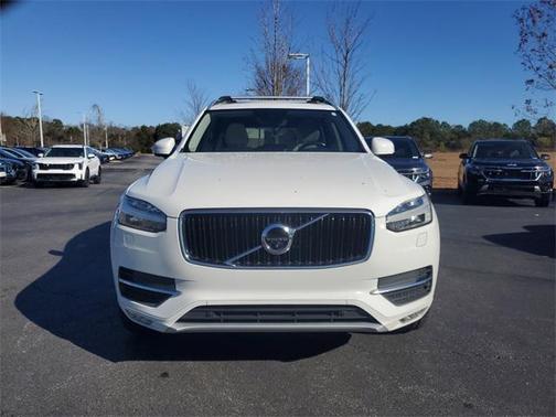 2017 Volvo XC90 T5 Momentum