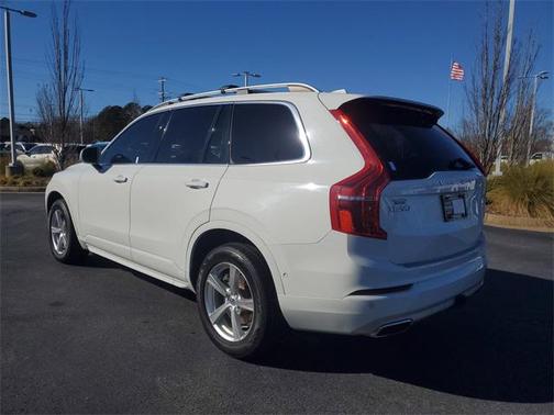 2017 Volvo XC90 T5 Momentum