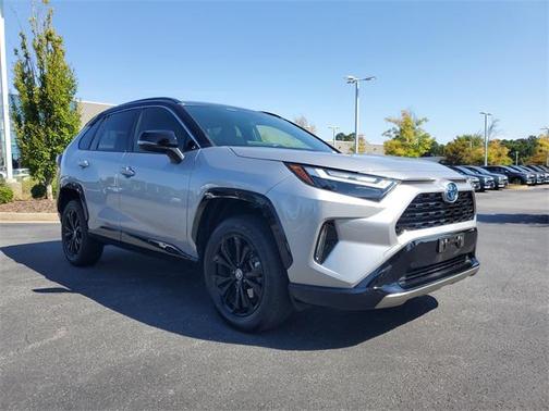 2023 Toyota RAV4 Hybrid SE
