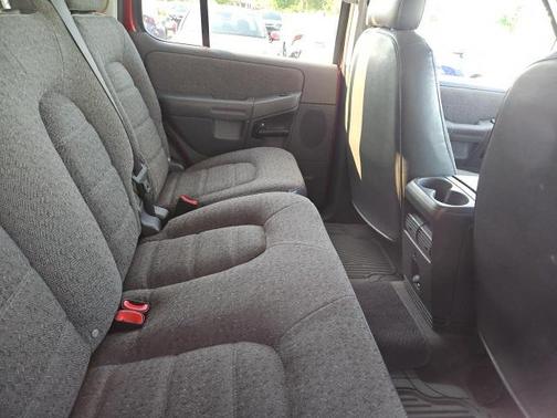 2004 Ford Explorer XLS