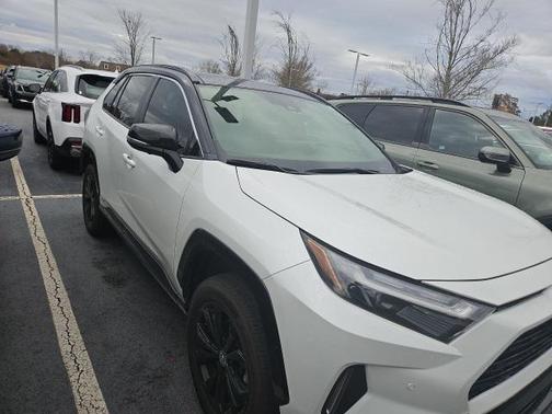 2024 Toyota RAV4 Hybrid SE