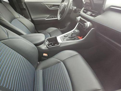 2024 Toyota RAV4 Hybrid SE
