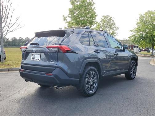 2022 Toyota RAV4 Hybrid XLE Premium