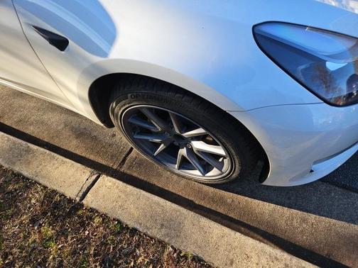 2023 Tesla Model 3 Standard Range