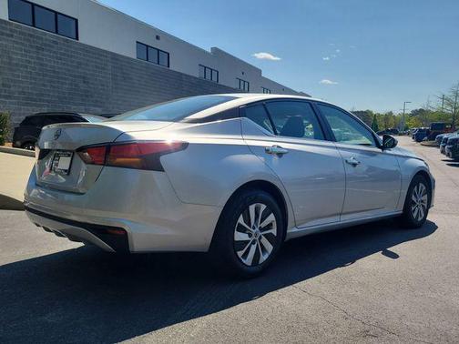 Brilliant Silver Metallic 2023 Nissan Altima 2.5 S