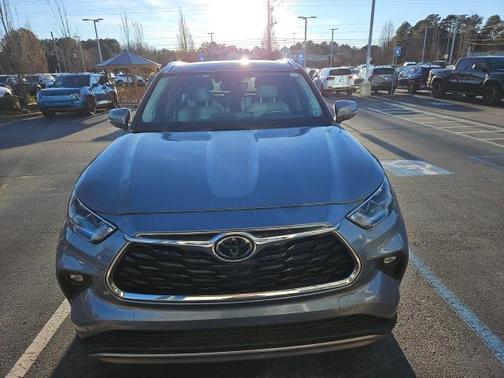 2022 Toyota Highlander Platinum
