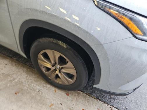 2023 Toyota Highlander Bronze Edition