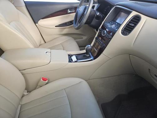 2017 INFINITI QX50 Base