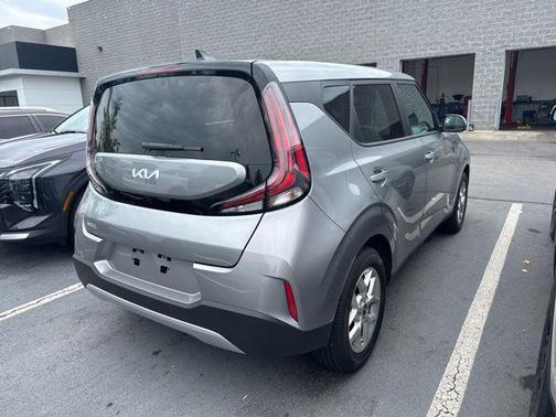 Gray 2025 Kia Soul LX