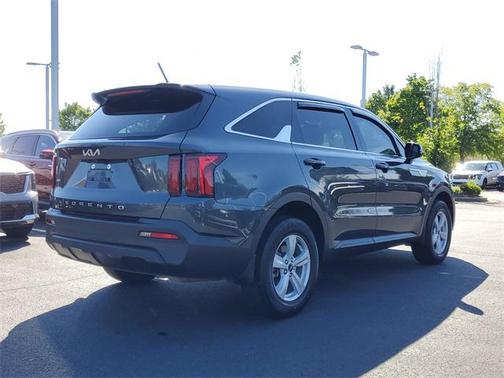 2022 Kia Sorento LX