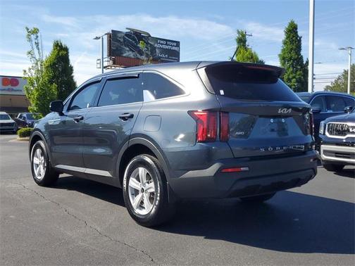 2022 Kia Sorento LX