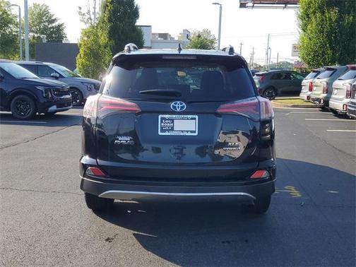 2017 Toyota RAV4 Hybrid XLE