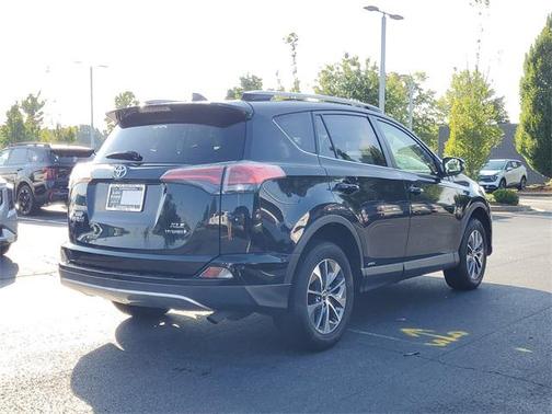 2017 Toyota RAV4 Hybrid XLE
