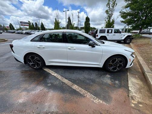 Snow White Pearl 2025 Kia K5 GT-Line