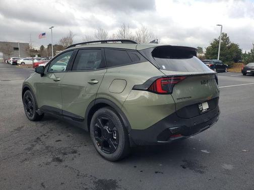 Jungle Green 2026 Kia Sportage Plug-In Hybrid X-Line