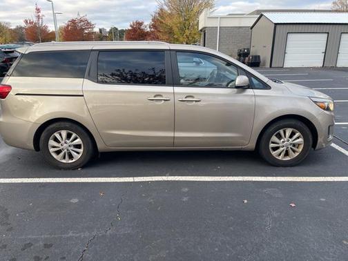 2015 Kia Sedona LX