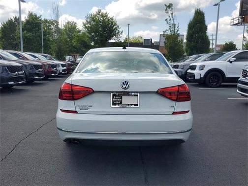 2016 Volkswagen Passat 1.8T SE w/Technology