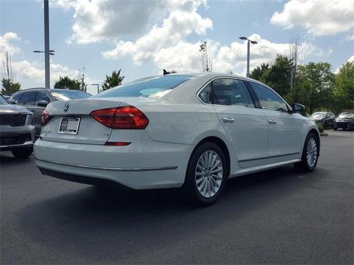 2016 Volkswagen Passat 1.8T SE w/Technology