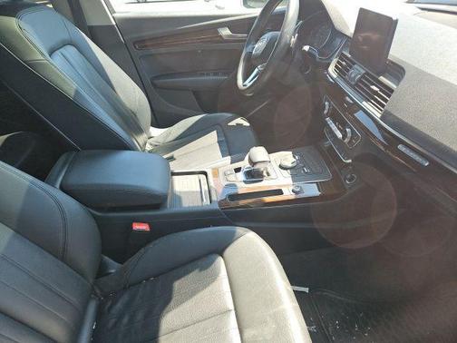 Brilliant Black 2020 Audi Q5 45 Premium