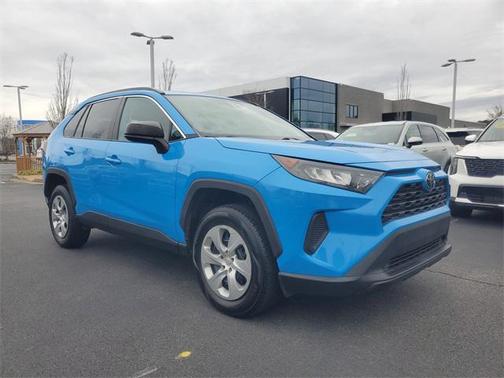 2020 Toyota RAV4 LE