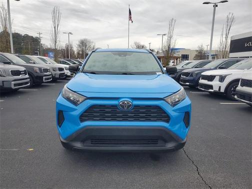 2020 Toyota RAV4 LE