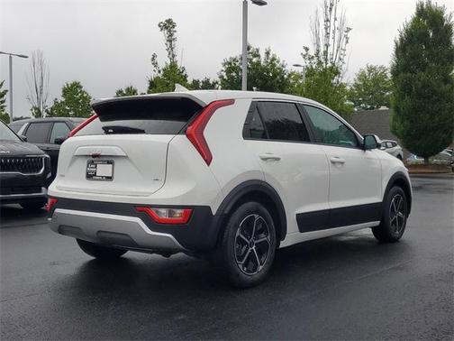 2025 Kia Niro LX