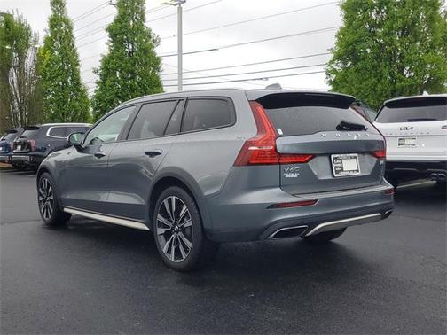 2020 Volvo V60 Cross Country T5