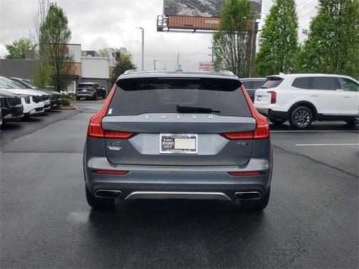 2020 Volvo V60 Cross Country T5