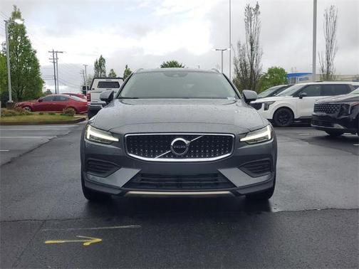 2020 Volvo V60 Cross Country T5
