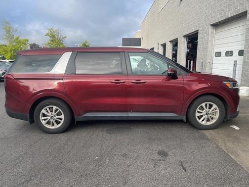 2022 Kia Carnival LXS