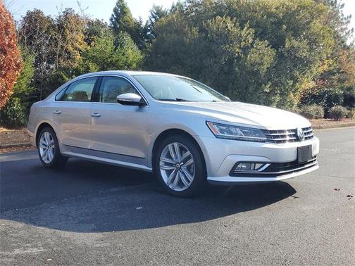 2017 Volkswagen Passat SEL Premium