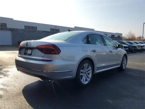 2017 Volkswagen Passat SEL Premium
