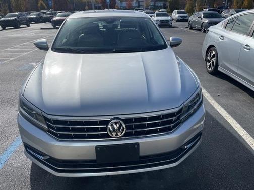 2017 Volkswagen Passat SEL Premium