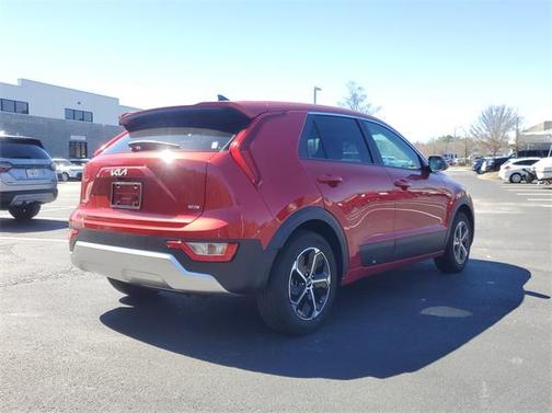 2024 Kia Niro LX