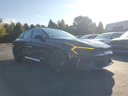 2025 Kia K5 LXS