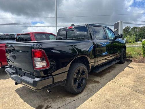 Diamond Black Crystal Pearlcoat 2024 RAM 1500 Big Horn/Lone Star