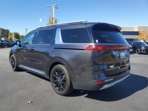 2022 Kia Carnival SX