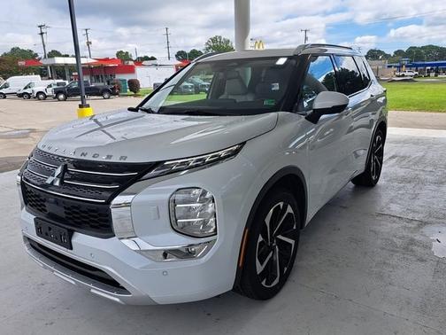 2023 Mitsubishi Outlander 